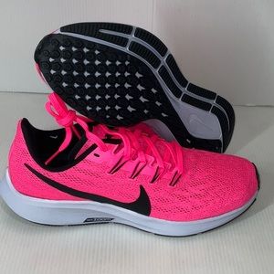 Woman’s Nike air zoom Pegasus 38 running shoes size 8US